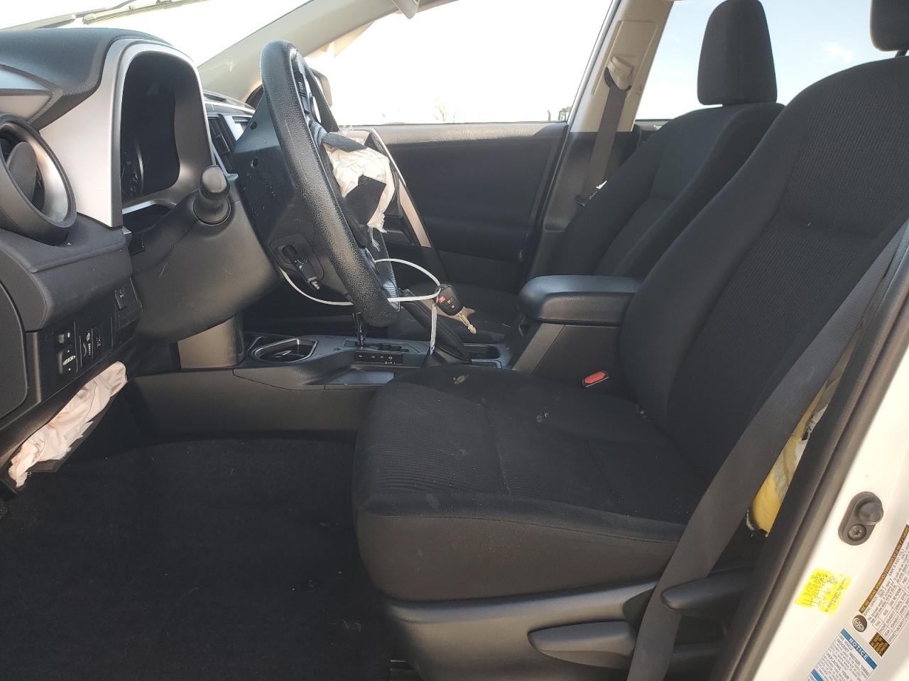 2018 Toyota Rav4 Le VIN: JTMBFREV4JJ740257 Lot: 82219645