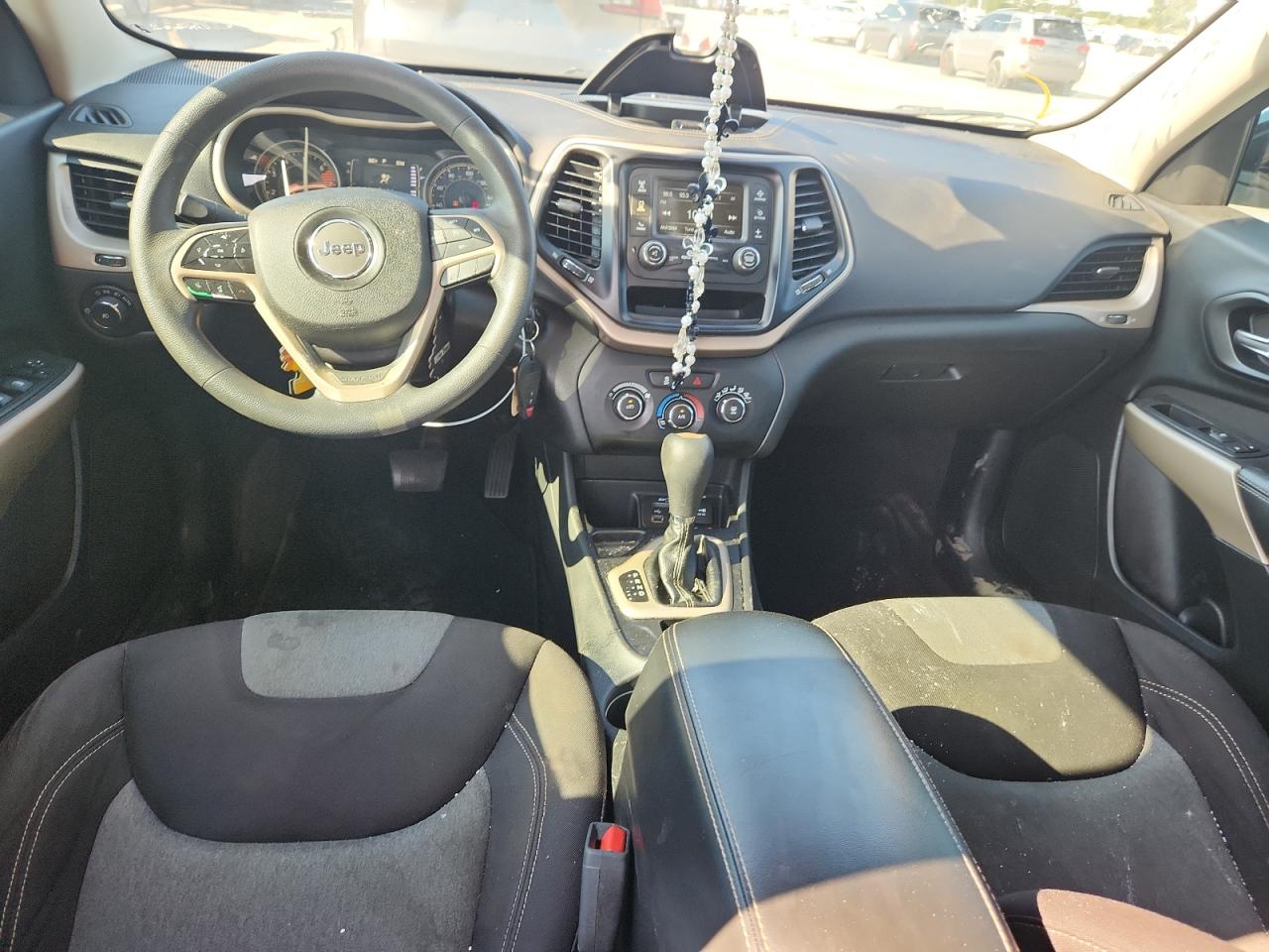 2018 Jeep Cherokee Latitude VIN: 1C4PJLCB2JD566830 Lot: 83982745