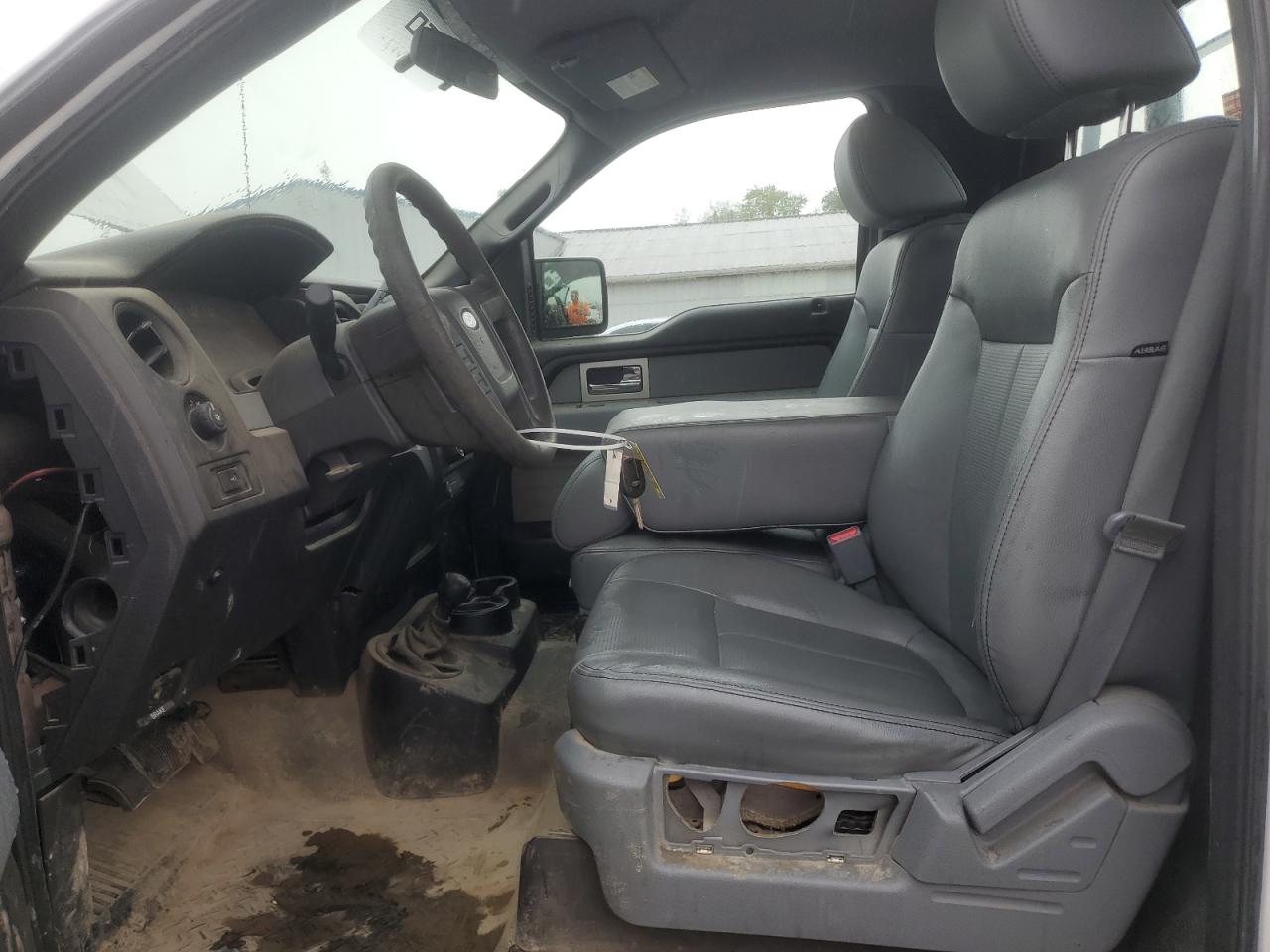 2011 Ford F150 VIN: 1FTMF1EM0BKD92695 Lot: 85693775