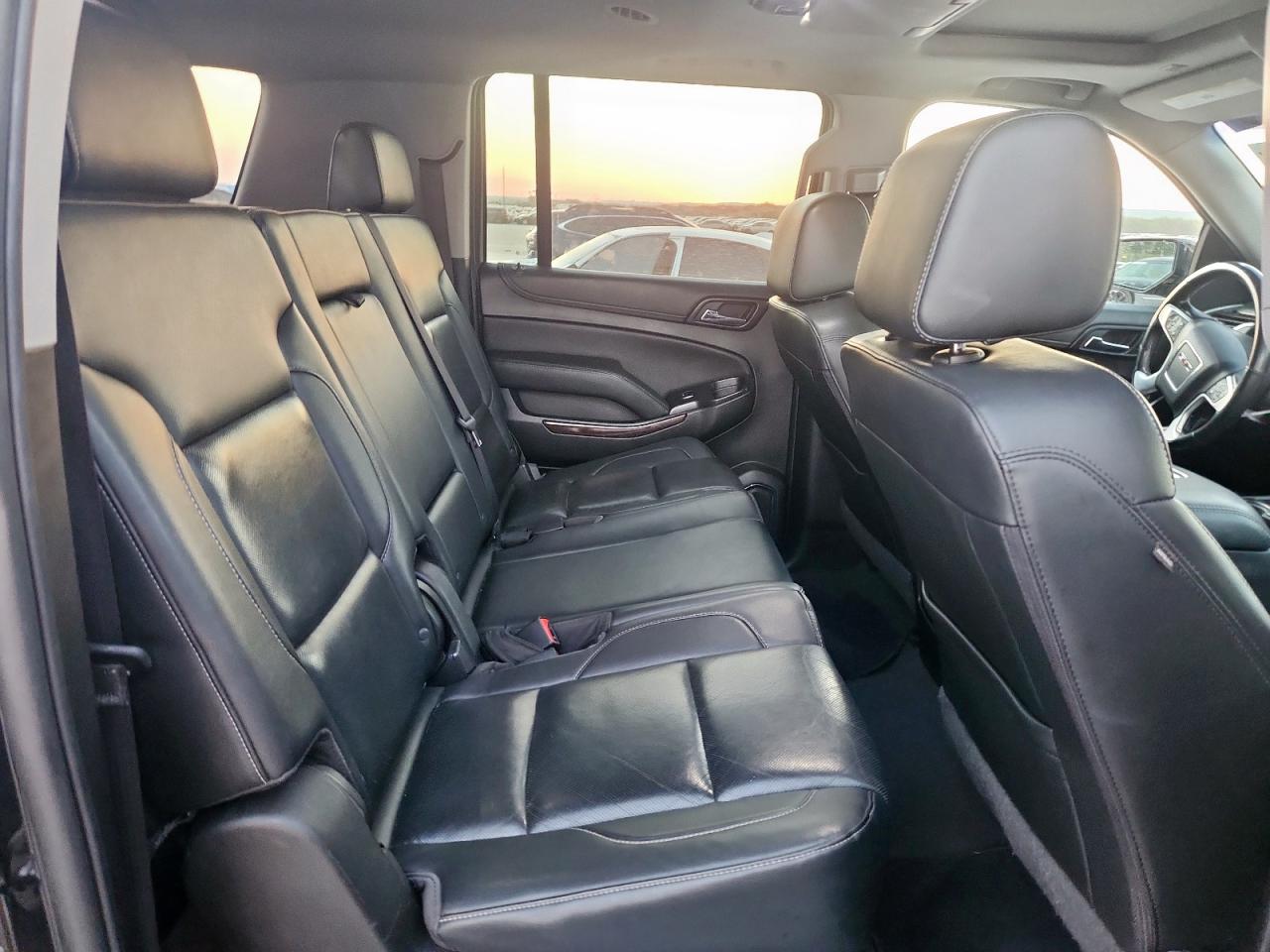 2019 GMC Yukon Xl C1500 Slt VIN: 1GKS1GKC1KR294288 Lot: 86081075