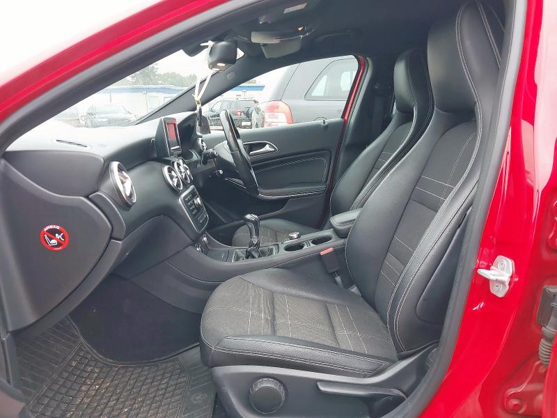 2014 MERCEDES-BENZ A180 BLUEEFFICIENCY SPORT 
