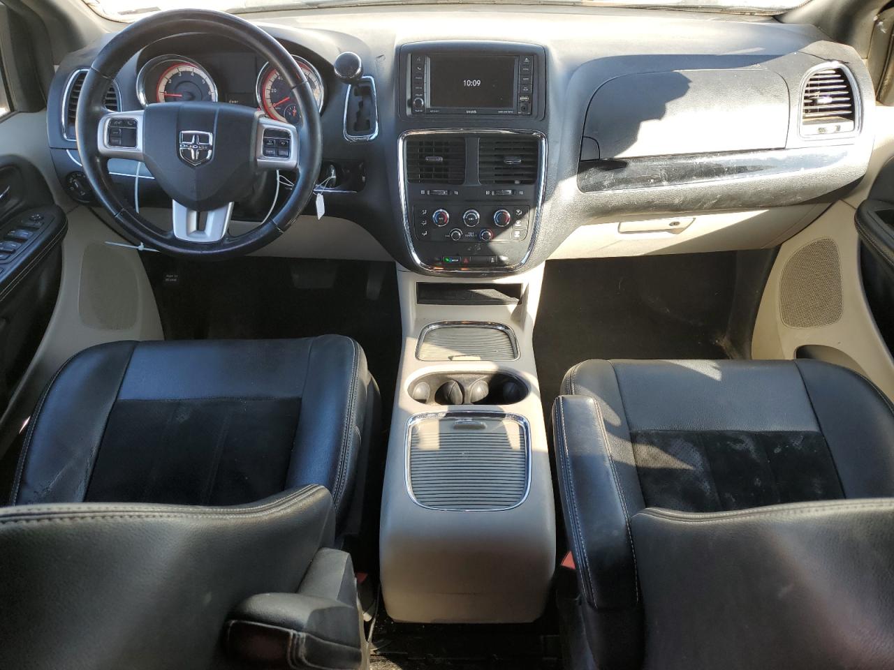 2018 Dodge Grand Caravan Sxt VIN: 2C4RDGCG6JR326583 Lot: 82360875