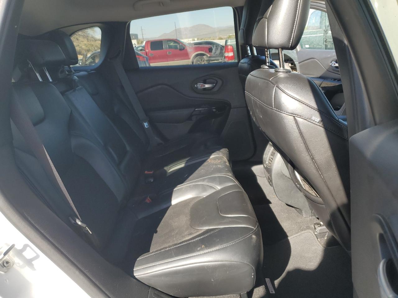 2019 Jeep Cherokee Latitude Plus VIN: 1C4PJMLX0KD484517 Lot: 82385355