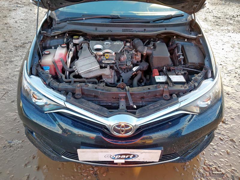 2016 TOYOTA AURIS 1.2T DESIGN 5DR