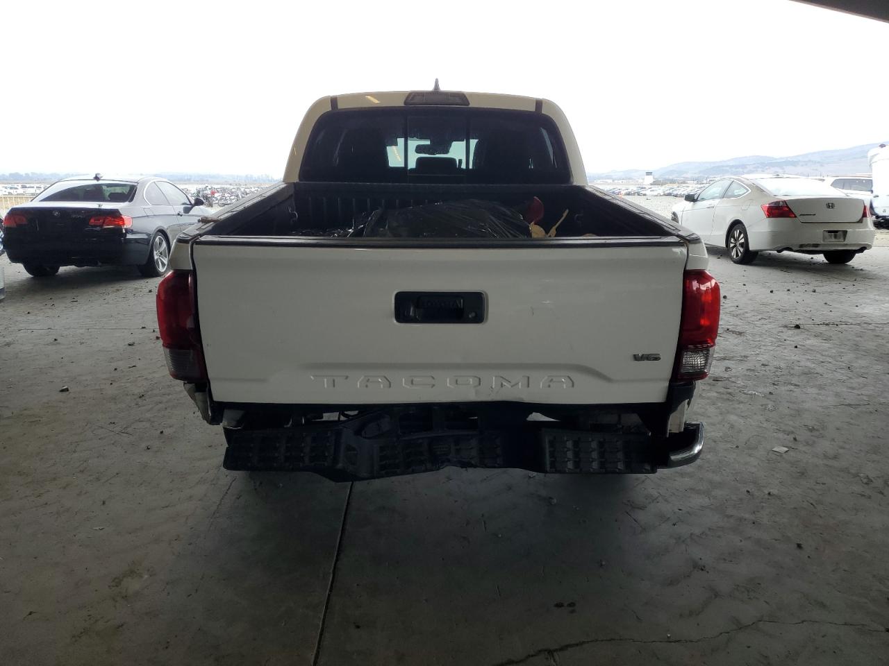 2018 Toyota Tacoma Double Cab VIN: 5TFAZ5CN9JX056641 Lot: 85746365