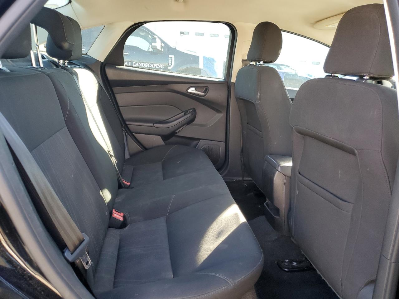 2017 Ford Focus Se VIN: 1FADP3F28HL257379 Lot: 89442605