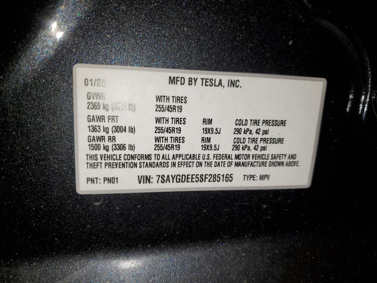 2025 Tesla Model Y VIN: 7SAYGDEE5SF285165 Lot: 84231255