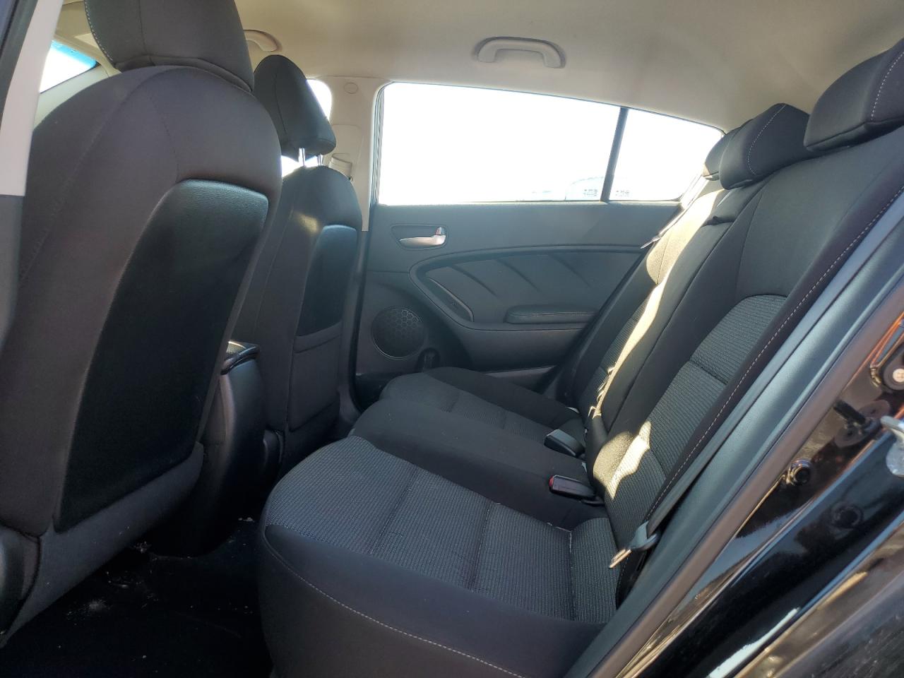 2017 Kia Forte Lx VIN: KNAFK5A85H5690457 Lot: 90640335