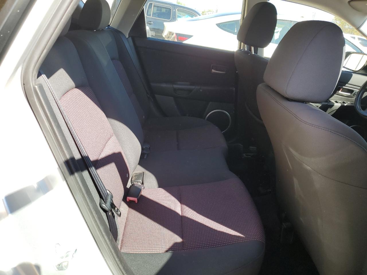 2004 Mazda 3 Hatchback VIN: JM1BK143741189615 Lot: 85914485