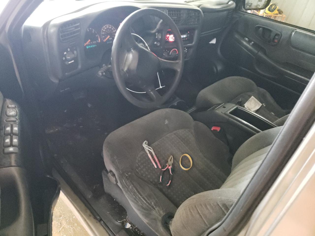 2001 Chevrolet Blazer VIN: 1GNCS13W412148856 Lot: 90370075