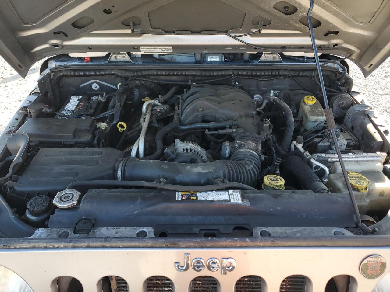 2014 Jeep Wrangler Unlimited Sport VIN: 1C4BJWDG3EL120641 Lot: 86895805