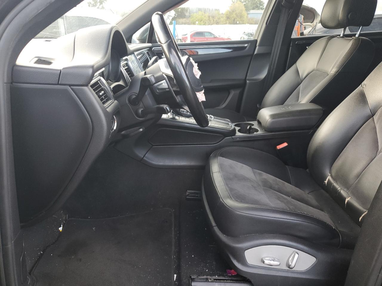 2017 Porsche Macan VIN: WP1AA2A59HLB07757 Lot: 82656875