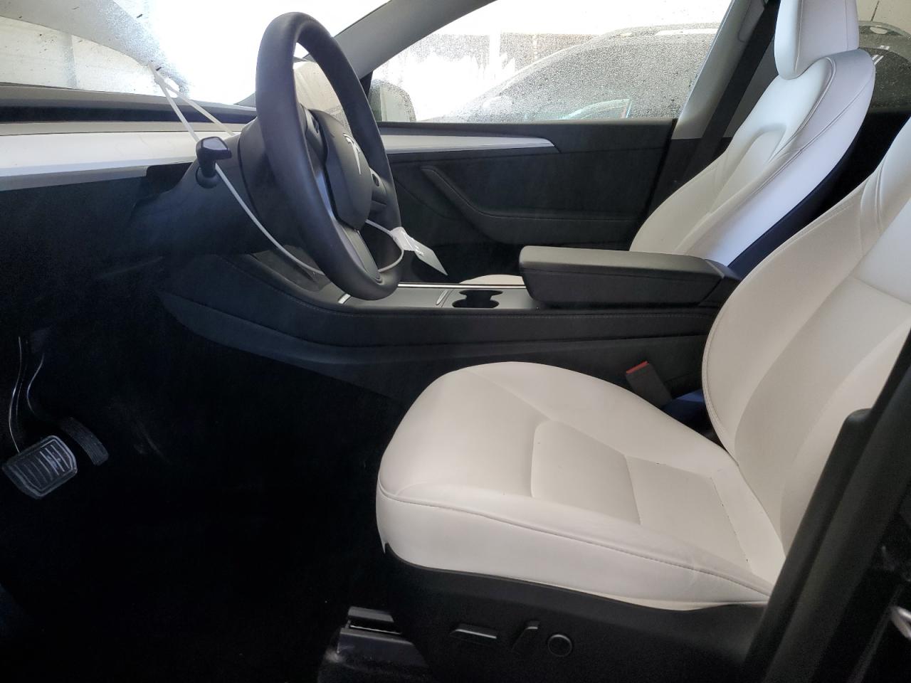 2024 Tesla Model Y VIN: 7SAYGDEE3RA223402 Lot: 86670605