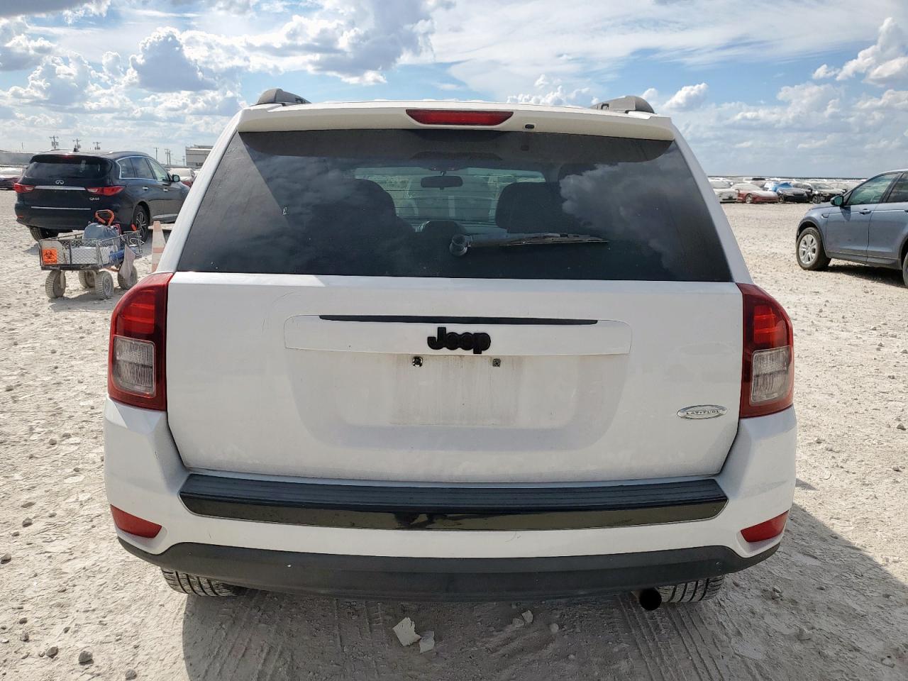 2014 Jeep Compass Sport VIN: 1C4NJCBA7ED766947 Lot: 84272465