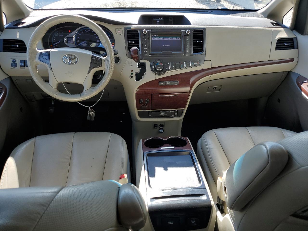 2011 Toyota Sienna Xle VIN: 5TDYK3DCXBS171647 Lot: 85867095