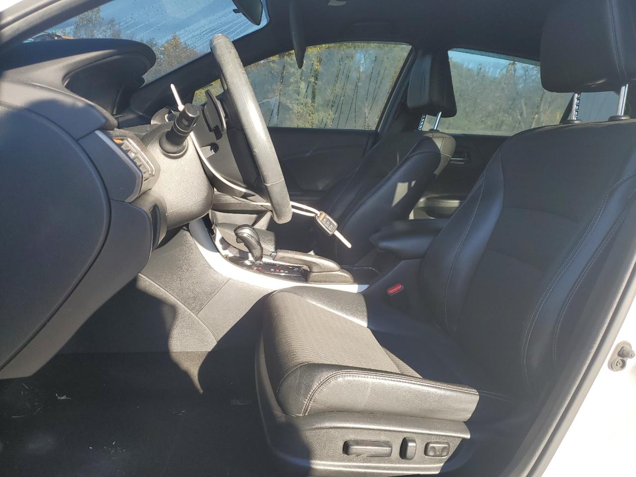 2016 Honda Accord VIN: 1HGCR2F52GA189662 Lot: 82330295