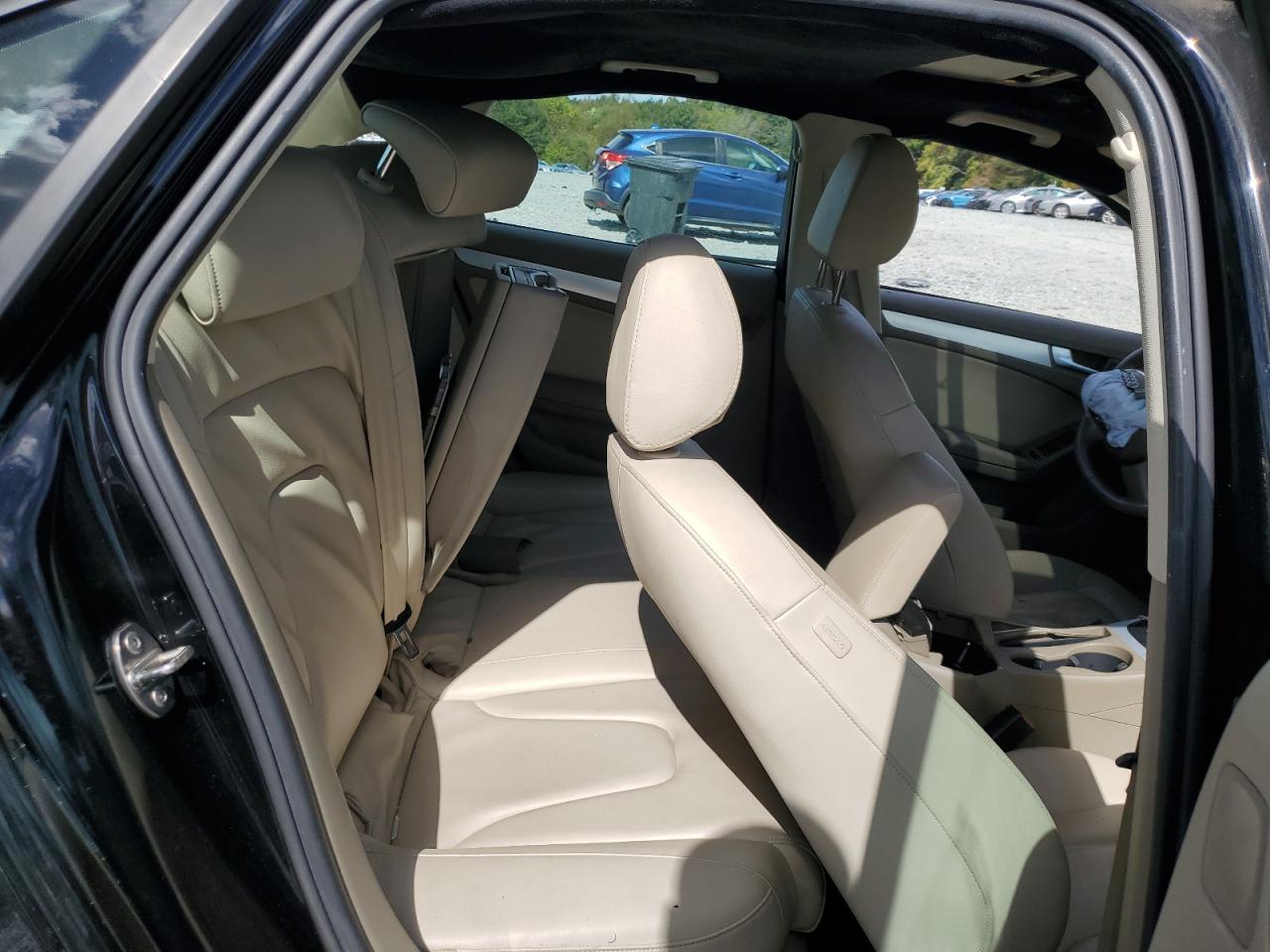 2010 Audi A4 Premium Plus VIN: WAUEFAFL2AN026077 Lot: 82185645