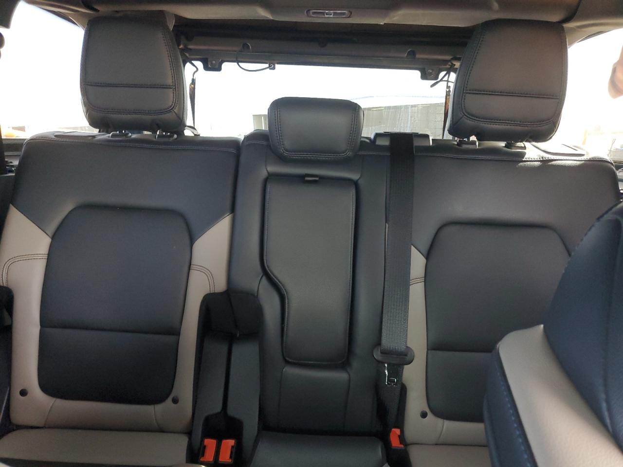 2023 Ford Bronco Base VIN: 1FMEE5DPXPLB37978 Lot: 90908135