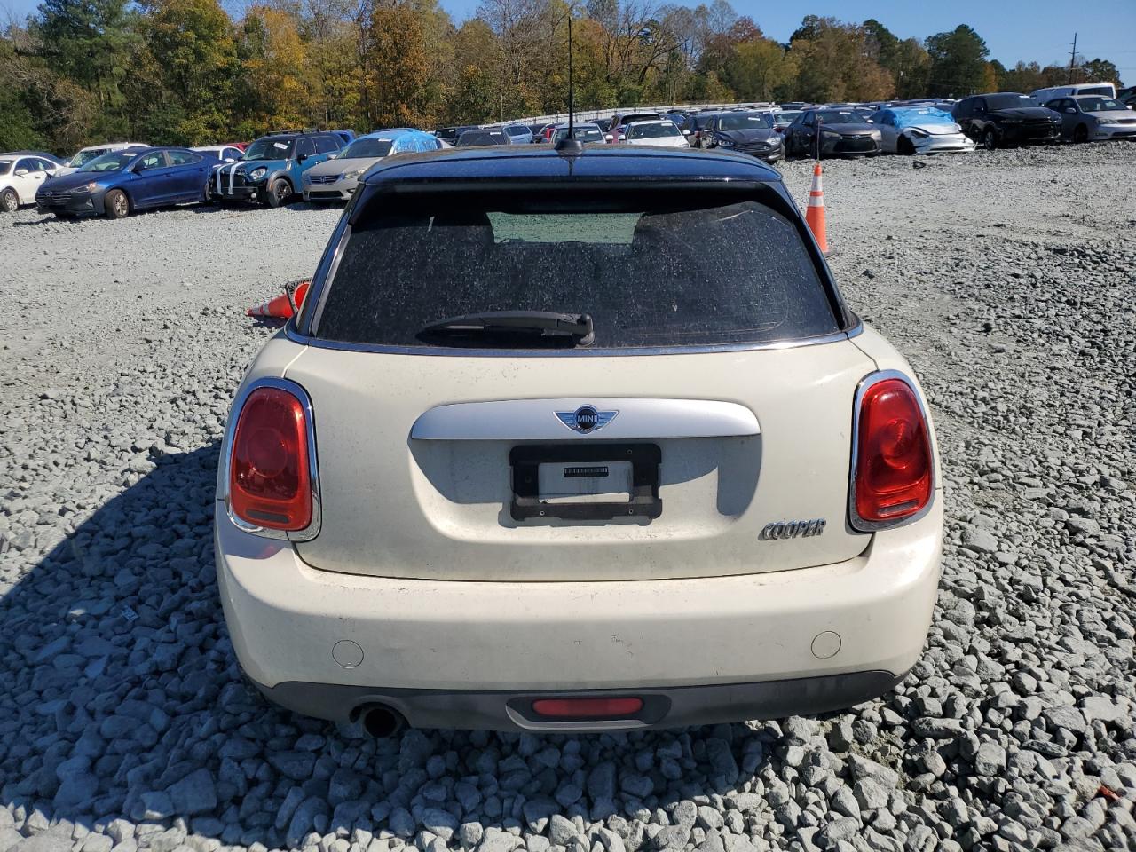 2015 Mini Cooper VIN: WMWXS5C5XFT831930 Lot: 82584965