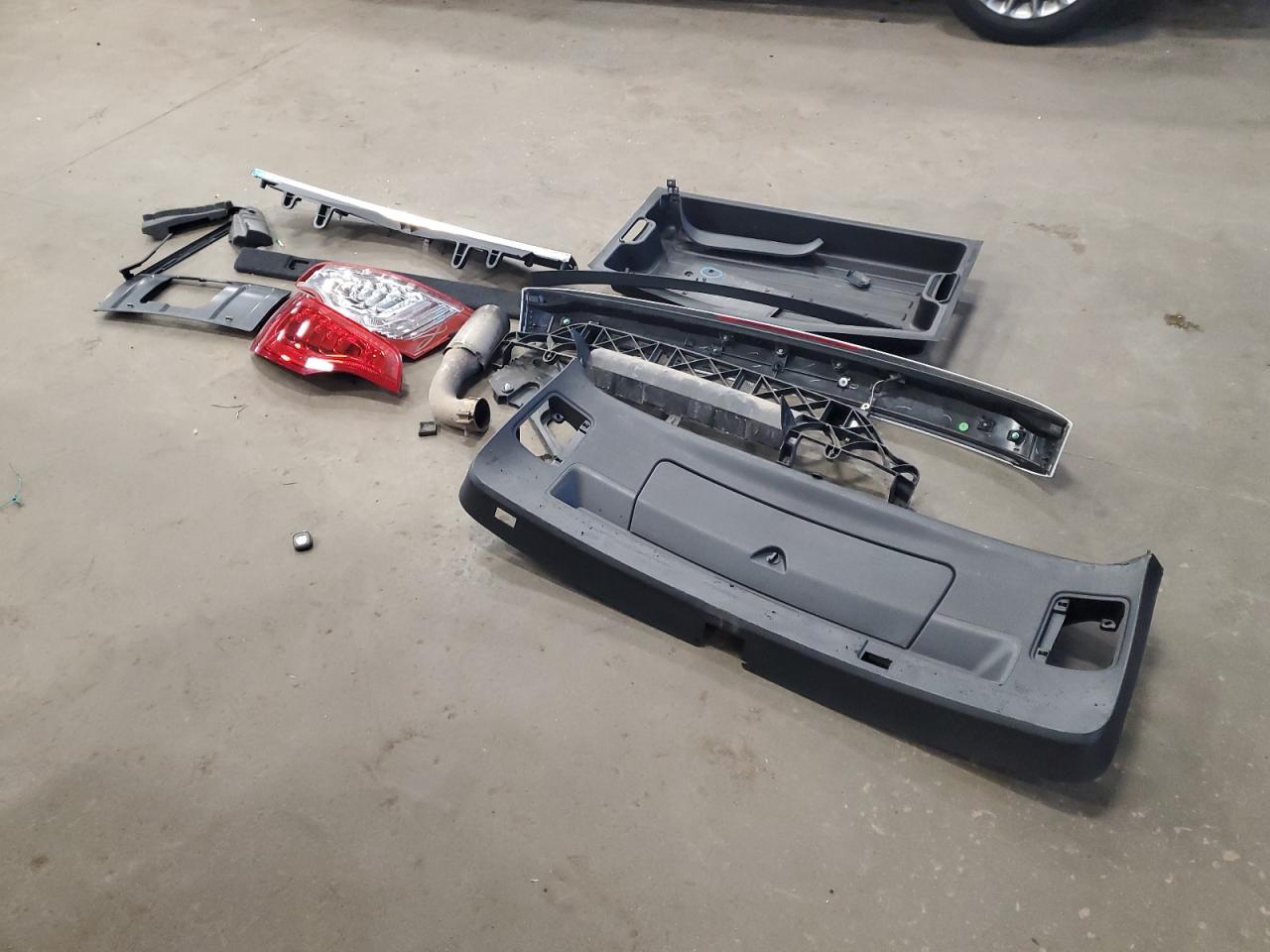 2015 Audi Q7 Premium Plus VIN: WA1LGBFE6FD024712 Lot: 84983775