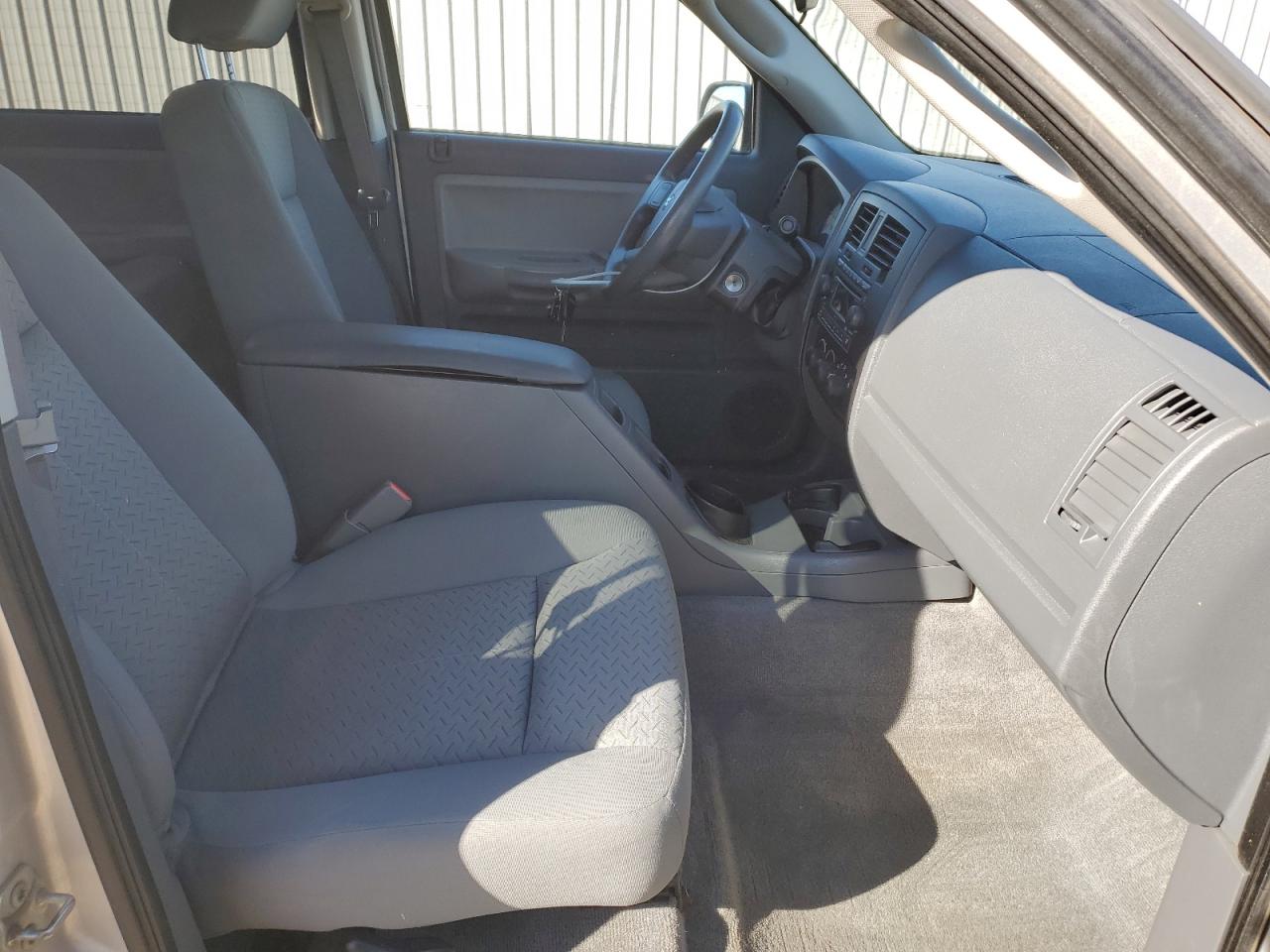 2007 Dodge Dakota Quad VIN: 1D7HW28PX7S261686 Lot: 87216195