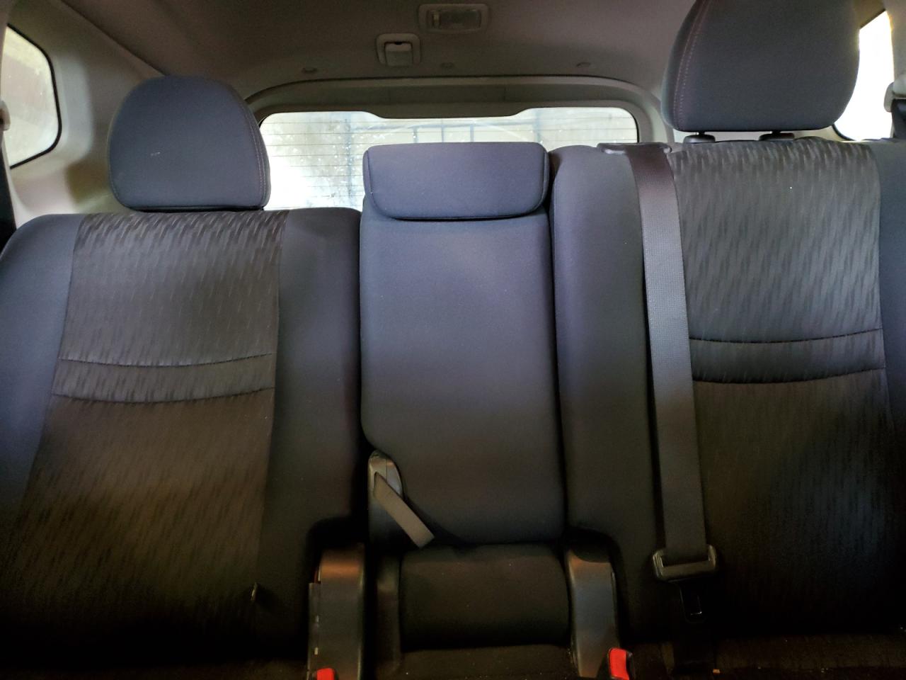 2017 Nissan Rogue S VIN: 5N1AT2MT4HC820034 Lot: 81945595