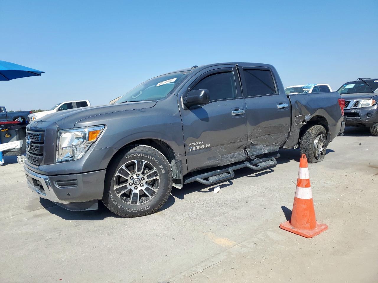 2021 Nissan Titan Sv