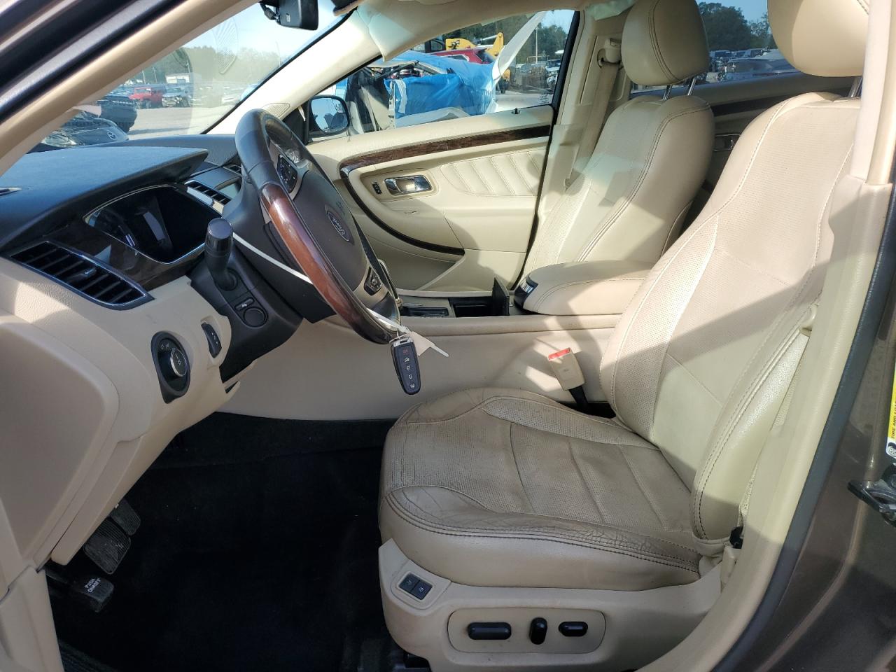 2015 Ford Taurus Limited VIN: 1FAHP2F86FG146917 Lot: 82644475