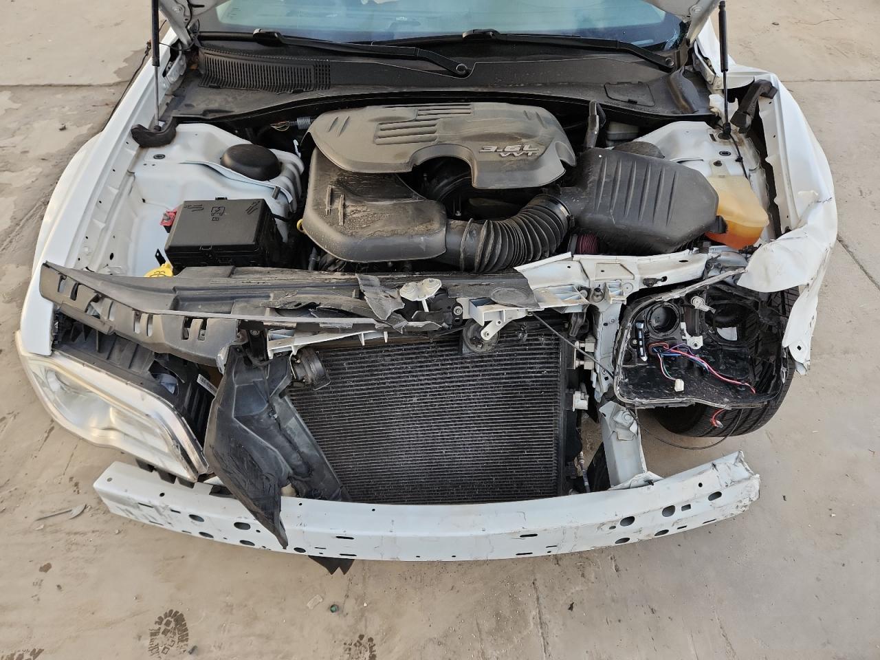 2014 Chrysler 300C VIN: 2C3CCAEG8EH358177 Lot: 89639645