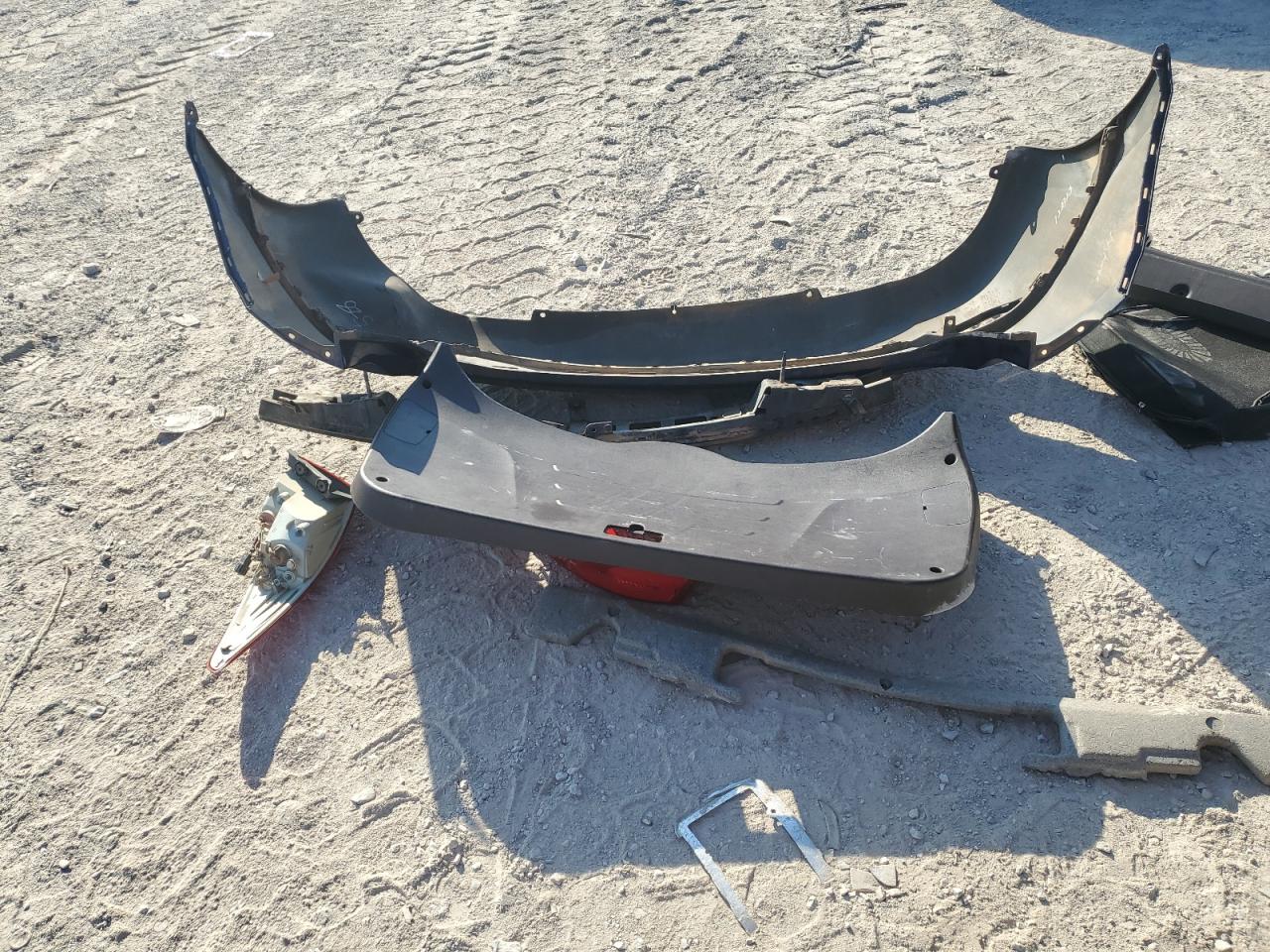 2010 Hyundai Tucson Gls VIN: KM8JU3AC3AU050173 Lot: 82255925