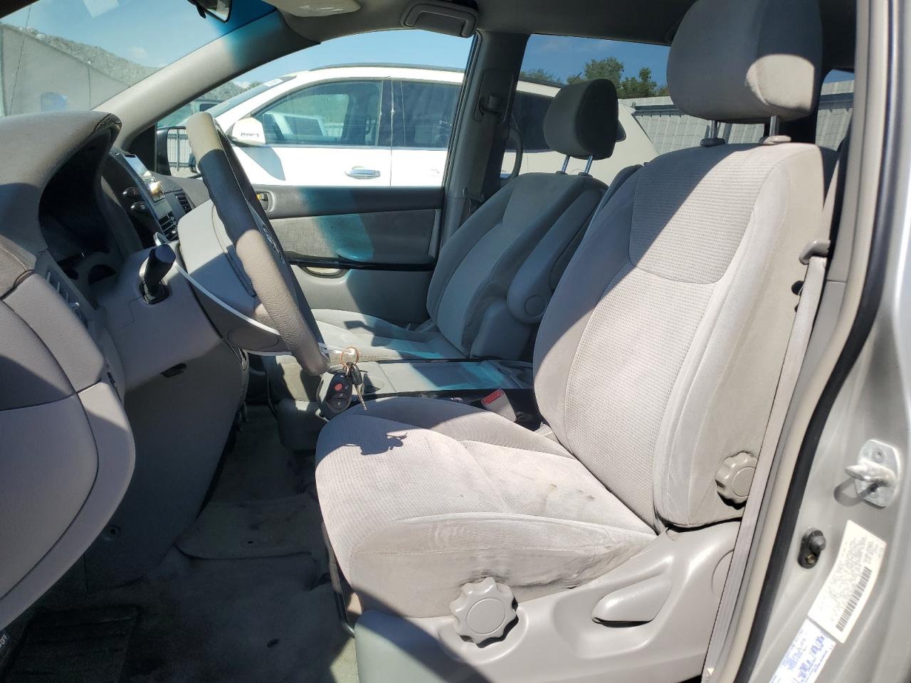 2004 Toyota Sienna Ce VIN: 5TDZA23C04S046002 Lot: 84939755