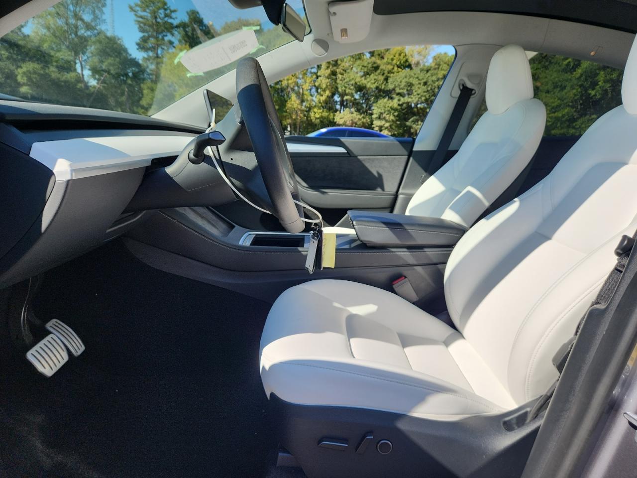 2024 Tesla Model Y VIN: 7SAYGDEF7RA288942 Lot: 84358725