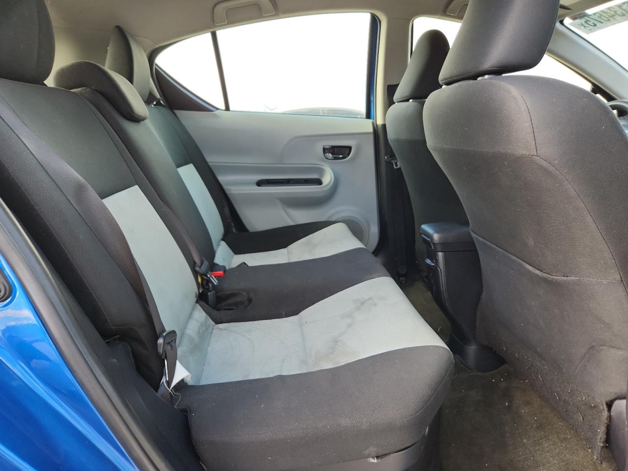 2014 Toyota Prius C VIN: JTDKDTB33E1571683 Lot: 86134675