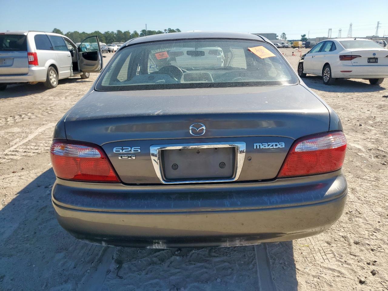 2000 Mazda 626 Es VIN: 1YVGF22C6Y5161025 Lot: 86135115