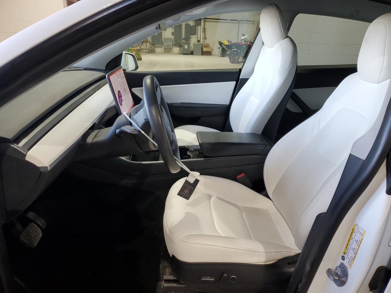 2021 Tesla Model Y VIN: 5YJYGDEE0MF119779 Lot: 90605855