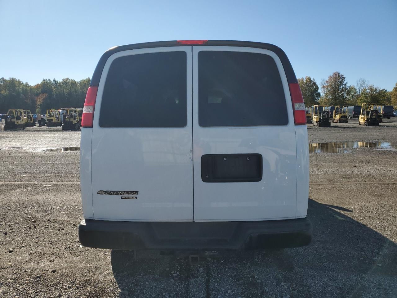 2016 Chevrolet Express G3500 Ls VIN: 1GAZGNFG9G1303957 Lot: 87117455