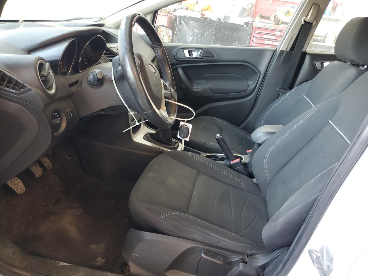 2014 Ford Fiesta Se VIN: 3FADP4BJ3EM127930 Lot: 84053845