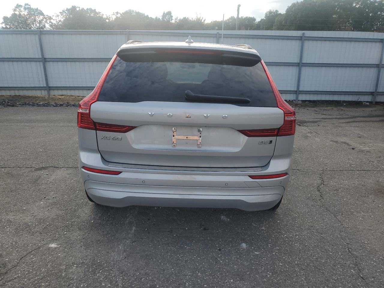 2022 Volvo Xc60 B5 Momentum VIN: YV4L12RK3N1050772 Lot: 86626205