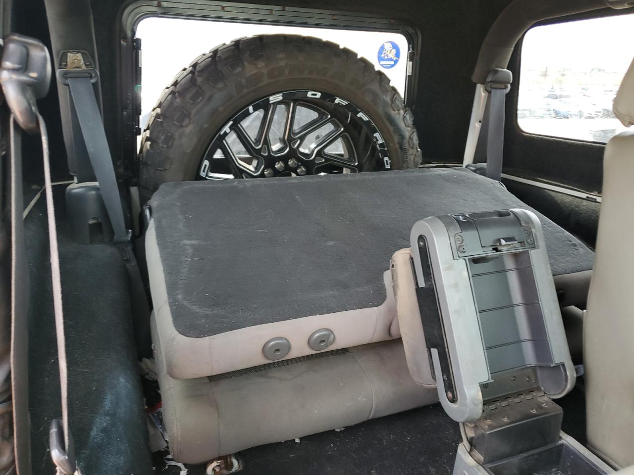 2008 Jeep Wrangler X VIN: 1J4FA24118L627350 Lot: 82374345