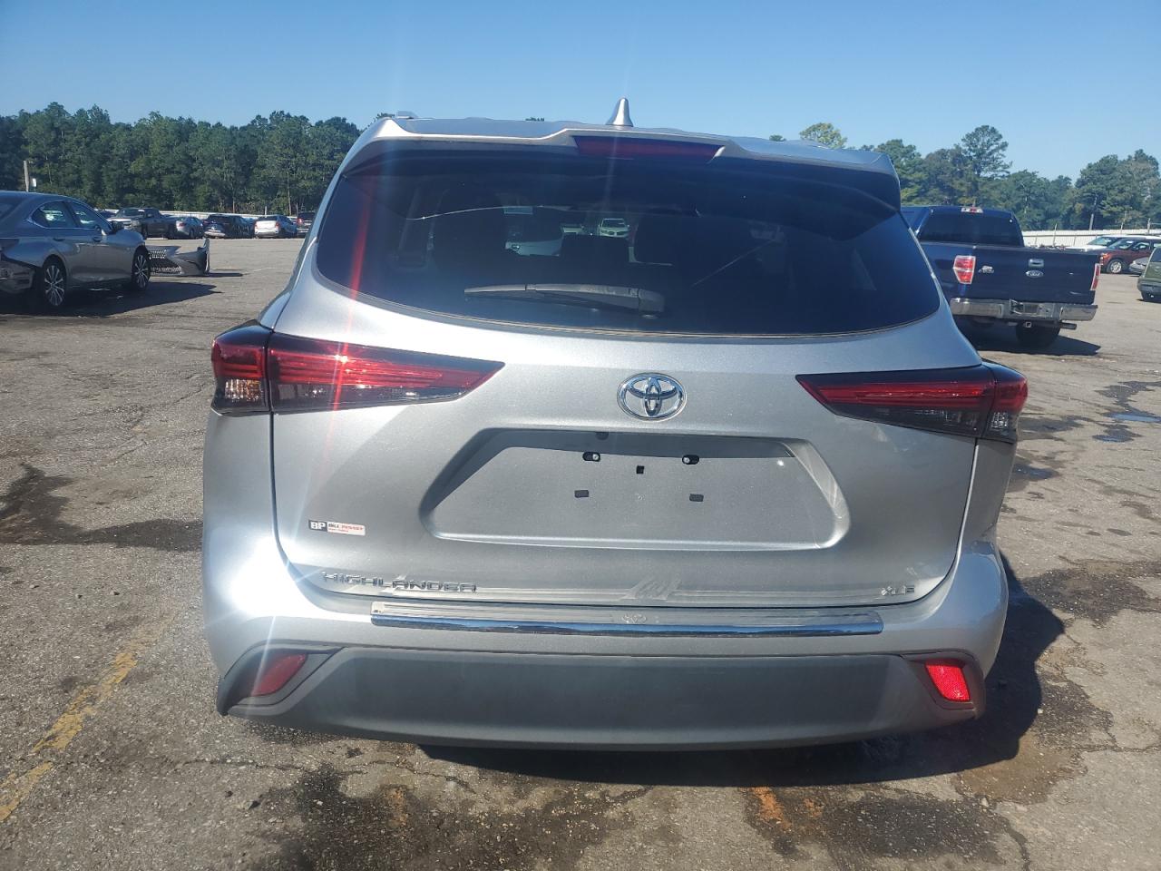 2022 Toyota Highlander Xle VIN: 5TDGZRAH4NS555812 Lot: 86330225