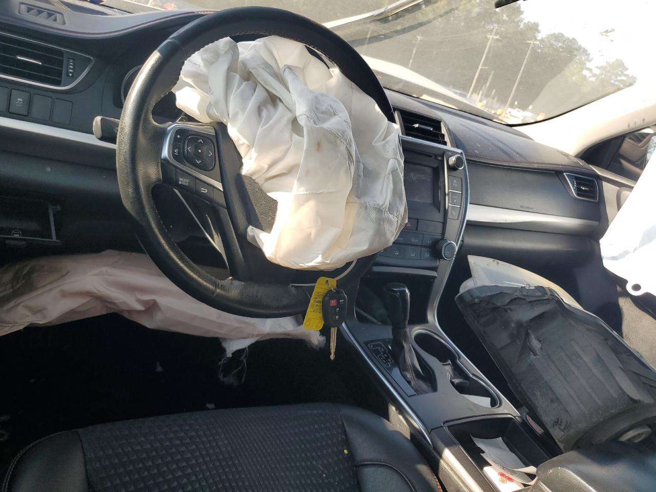 2015 Toyota Camry Le VIN: 4T1BF1FKXFU050780 Lot: 84985005