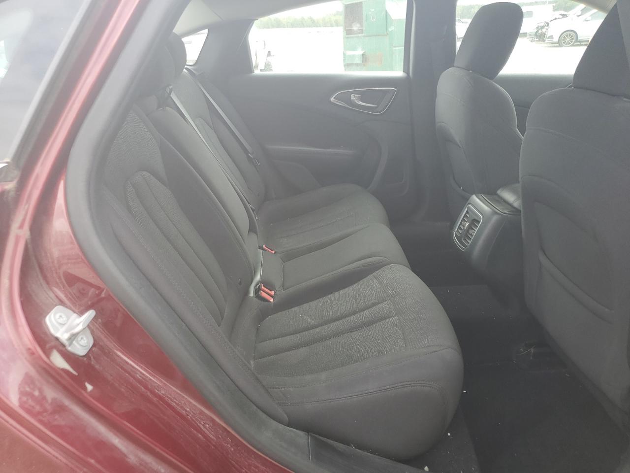 2015 Chrysler 200 Limited VIN: 1C3CCCAB5FN623023 Lot: 82236575