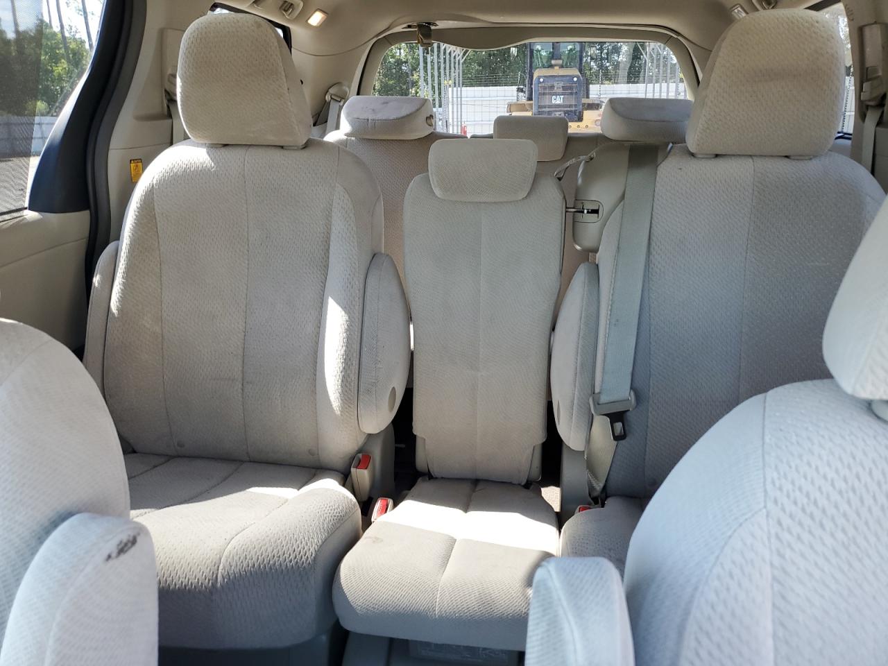 2012 Toyota Sienna Le VIN: 5TDKK3DC9CS227049 Lot: 84749025