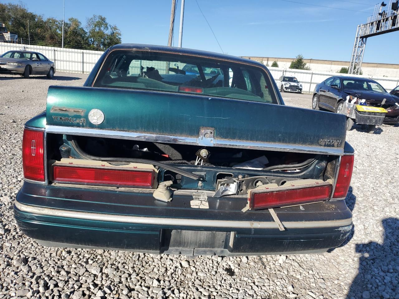 1995 Lincoln Town Car Executive VIN: 1LNLM81W5SY732613 Lot: 71891105