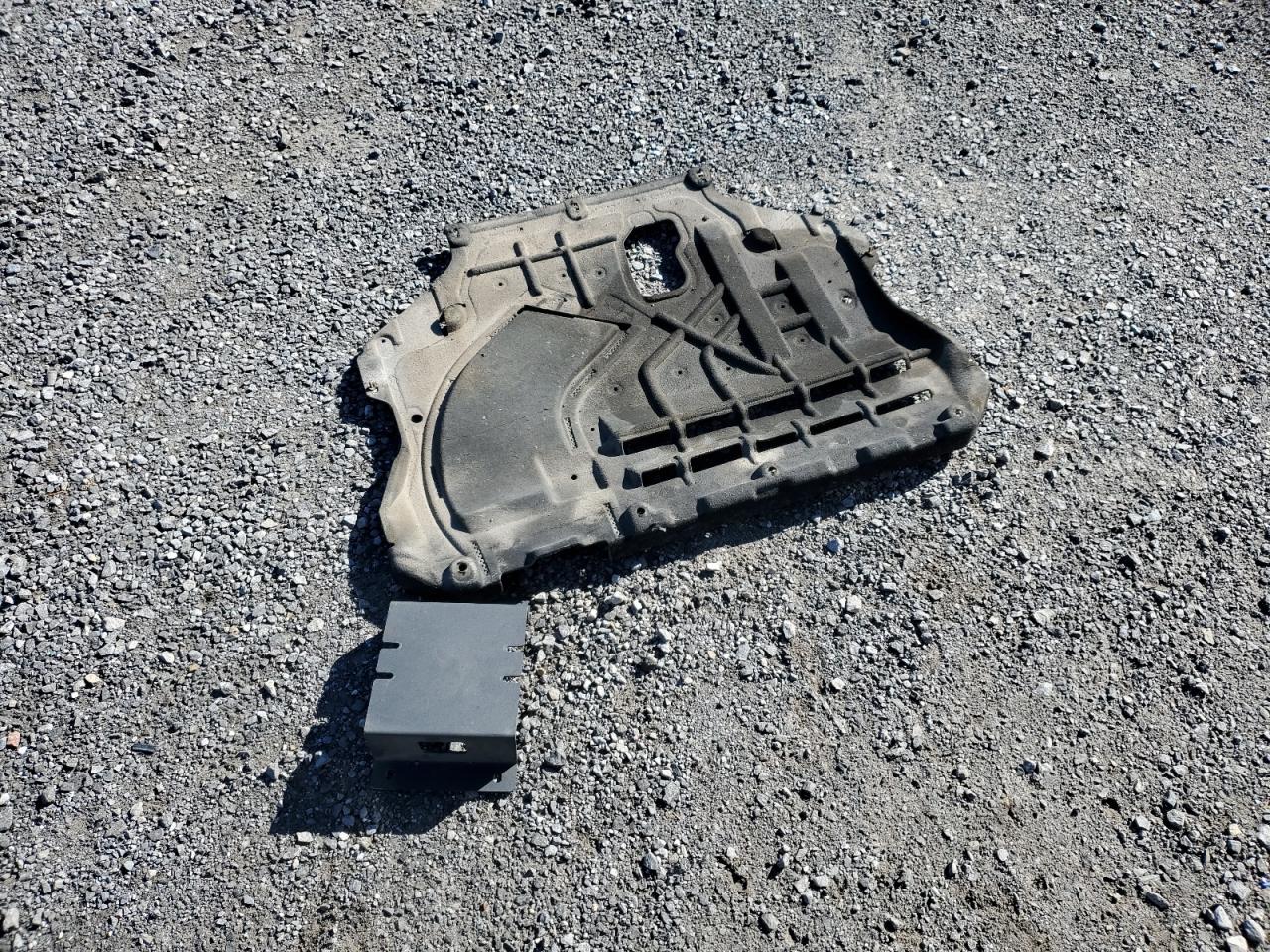 2017 Ford Escape Se VIN: 1FMCU0GDXHUE98847 Lot: 84993395