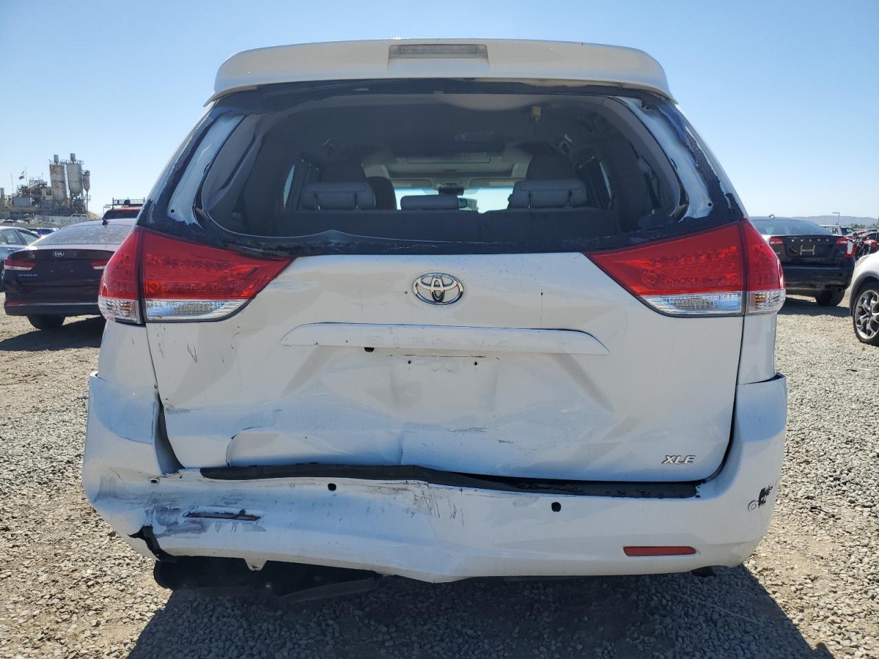 2011 Toyota Sienna Xle VIN: 5TDYK3DC8BS174661 Lot: 84907795