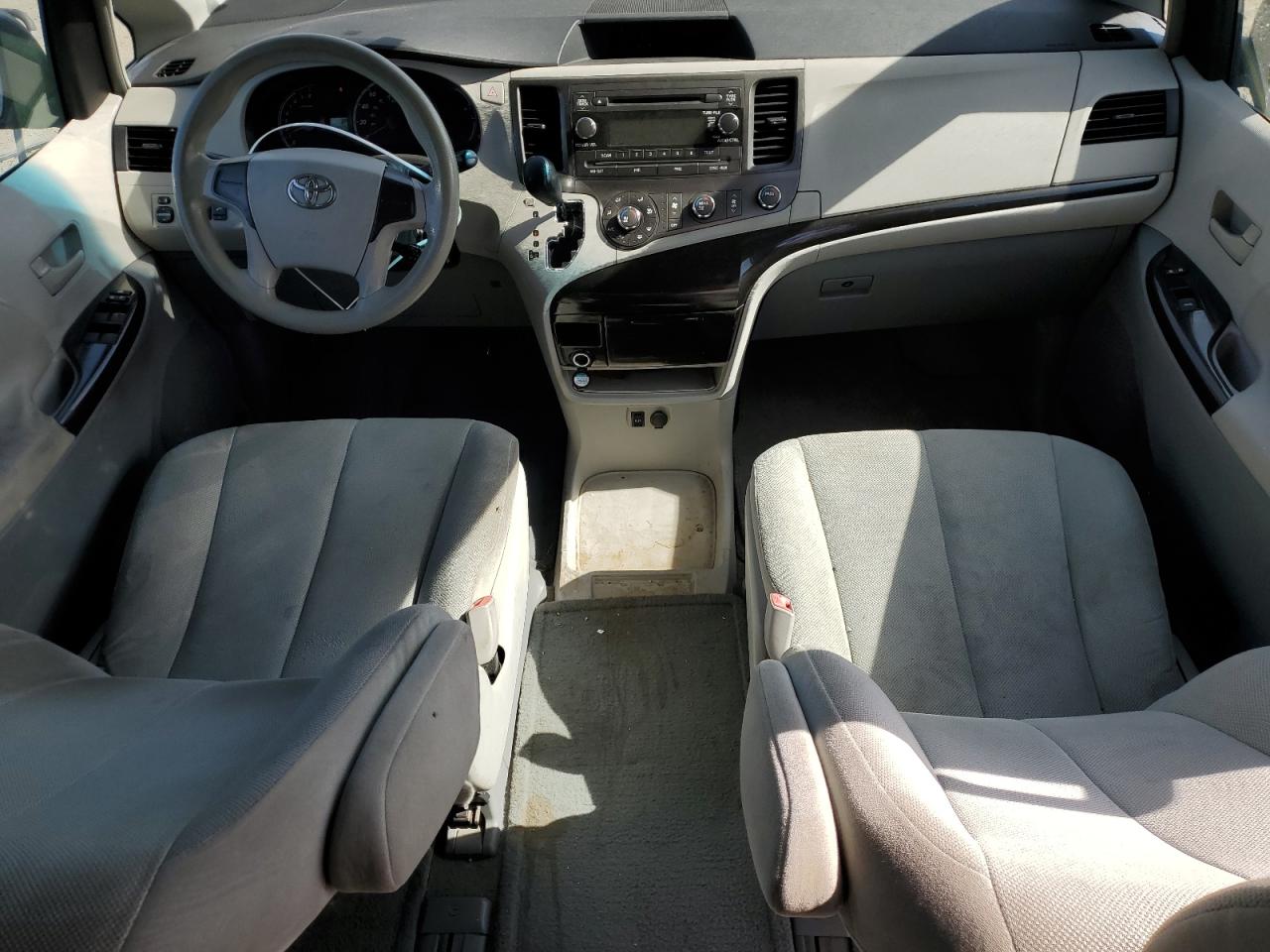 2011 Toyota Sienna VIN: 5TDZK3DC4BS024762 Lot: 80646665