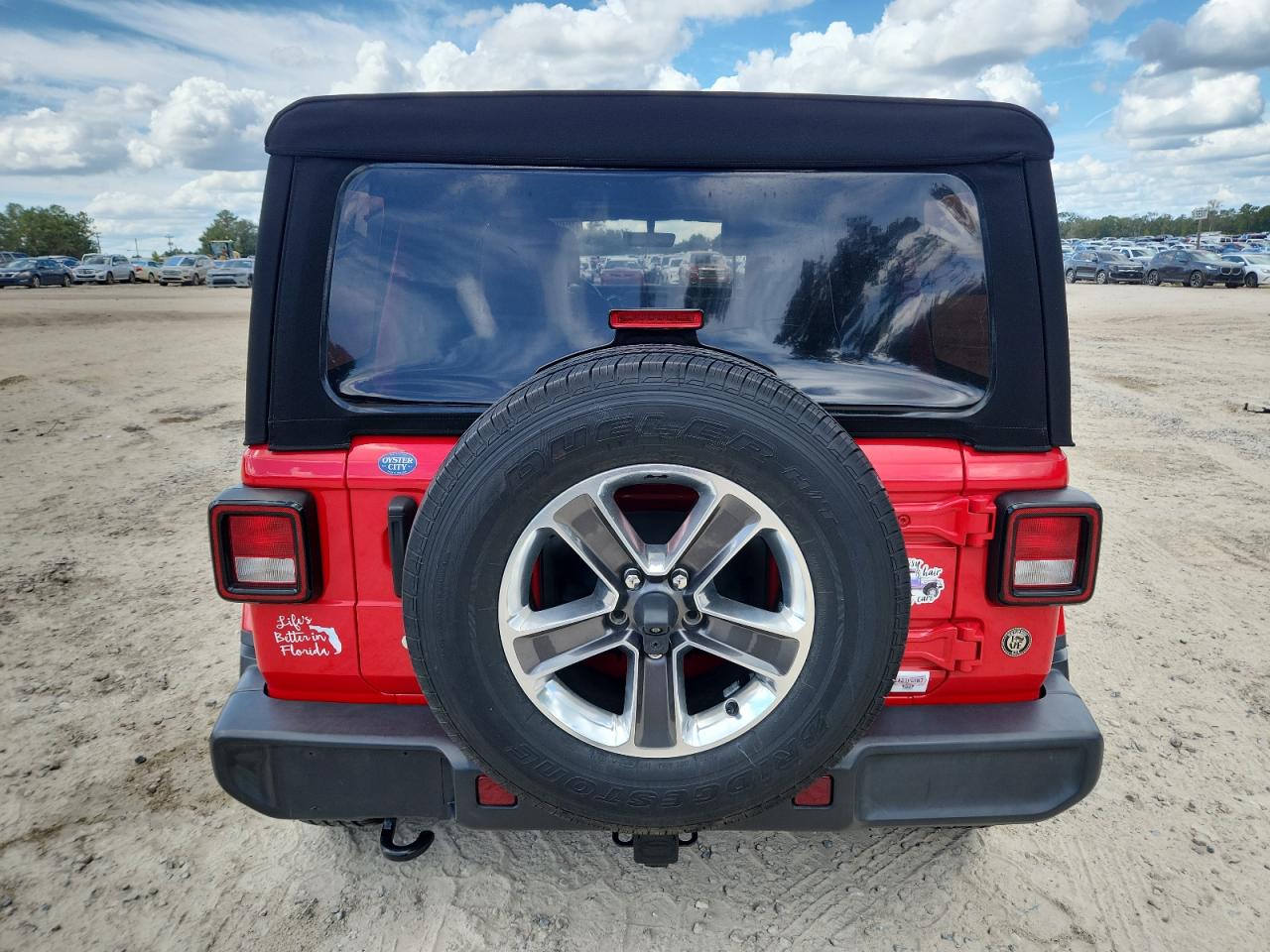 2018 Jeep Wrangler Unlimited Sahara VIN: 1C4HJXEG8JW323631 Lot: 82259795