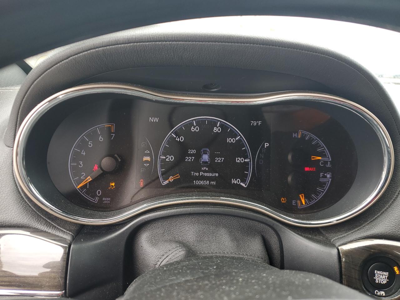 2017 Jeep Grand Cherokee Overland VIN: 1C4RJECG5HC605538 Lot: 81946415