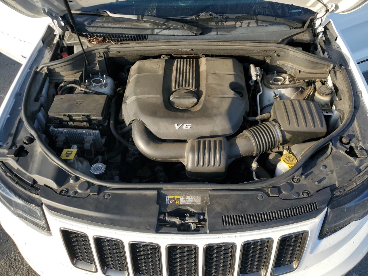 2015 Jeep Grand Cherokee Overland VIN: 1C4RJECG1FC231961 Lot: 82002425